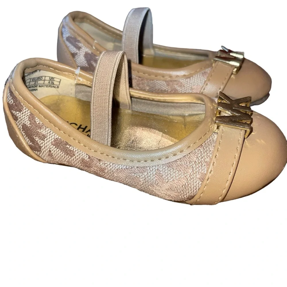 Michael Kors Infant Ballet Slip On Shoes Size 5 Elastic Strap Tan Beige MK Logo